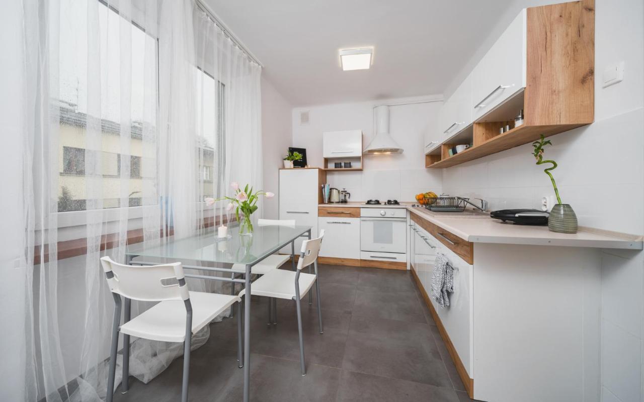 Sunshine Parkside Hideaway - 3 Bedroom - By Upstairs Краків Екстер'єр фото