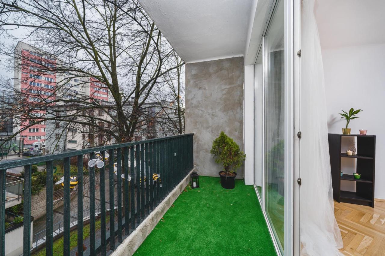 Sunshine Parkside Hideaway - 3 Bedroom - By Upstairs Краків Екстер'єр фото