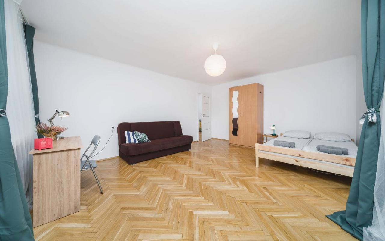 Sunshine Parkside Hideaway - 3 Bedroom - By Upstairs Краків Екстер'єр фото
