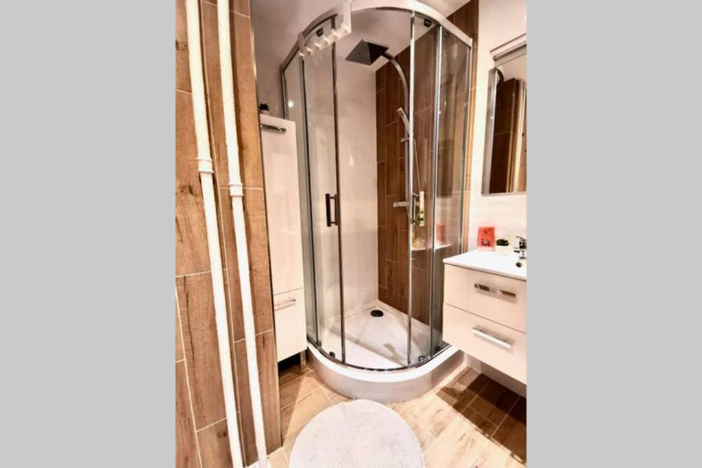 Sunshine Parkside Hideaway - 3 Bedroom - By Upstairs Краків Екстер'єр фото